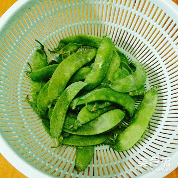 <a href=/shicai/rouqin/ZhuXin/index.html target=_blank><u>猪心</u></a>炒<a href=/shicai/shucai/HeLanDou/index.html target=_blank><u>荷兰豆</u></a>的做法