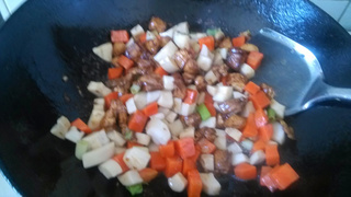 <a href=/shicai/shucai/XingBaoGu/index.html target=_blank><u><a href=/shicai/guopin/Xing/index.html target=_blank><u>杏</u></a>鲍菇</u></a>鸡丁