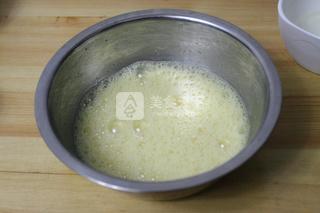 小纸杯<a href=/shicai/diaoweipin/FengMi/index.html target=_blank><u>蜂蜜</u></a>蛋糕