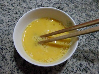 <a href=/shicai/shucai/JiuCai/index.html target=_blank><u>韭菜</u></a><a href=/shicai/rouqin/JiDan/index.html target=_blank><u>鸡蛋</u></a>炒乌冬面