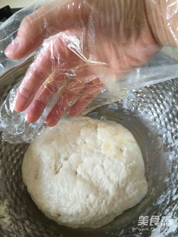 香葱<a href=/shicai/rouqin/ZhuYou/index.html target=_blank><u>猪油</u></a>饼的做法