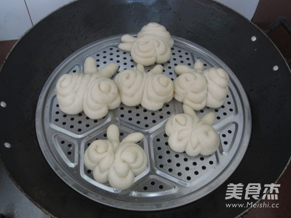 蝴蝶花卷的做法