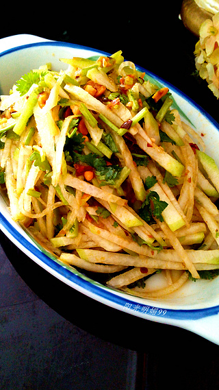 凉拌<a href=/shicai/shucai/LuoBo/index.html target=_blank><u>萝卜</u></a>丝