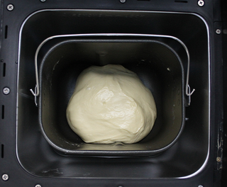 松软<a href=/shicai/mimian/MianBao/index.html target=_blank><u>面包</u></a>