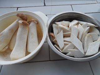 蚝油<a href=/shicai/shucai/XingBaoGu/index.html target=_blank><u><a href=/shicai/guopin/Xing/index.html target=_blank><u>杏</u></a>鲍菇</u></a>