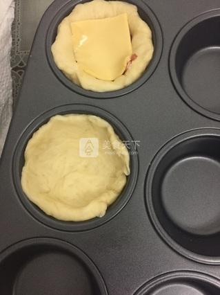 <a href=/shicai/rouqin/PeiGen/index.html target=_blank><u>培根</u></a><a href=/shicai/mimian/ZhiShi/index.html target=_blank><u>芝士</u></a><a href=/shicai/mimian/MianBao/index.html target=_blank><u>面包</u></a>