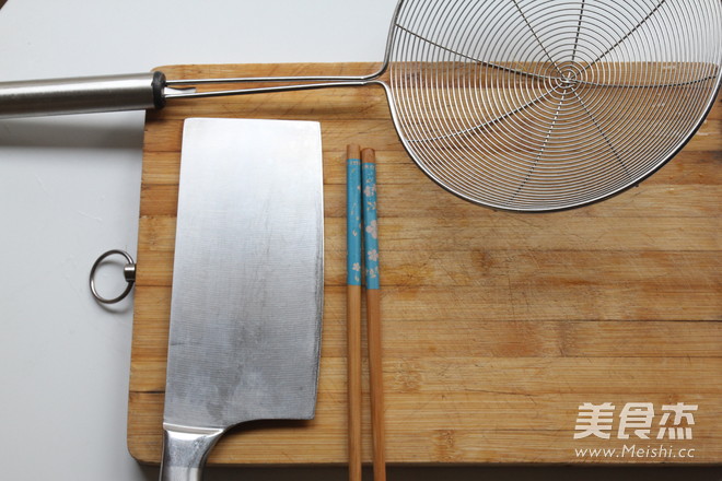 #苏泊尔#<a href=/shicai/mimian/YuMi/index.html target=_blank><u>玉米</u></a>虫草花<a href=/shicai/rouqin/PaiGu/index.html target=_blank><u>排骨</u></a>汤的做法