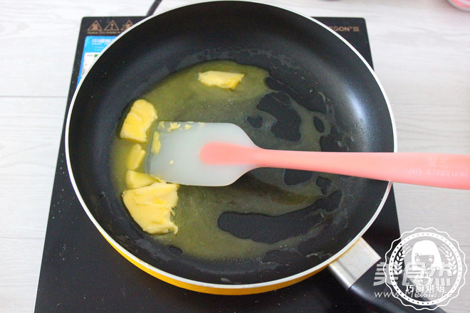 抹茶<a href=/shicai/guopin/GuaZiRen/index.html target=_blank><u>瓜子仁</u></a>牛轧糖的做法