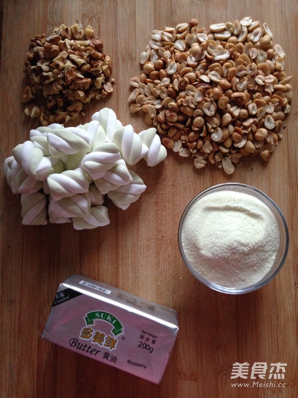 抹茶<a href=/shicai/guopin/HuaSheng/index.html target=_blank><u>花生</u></a>牛轧糖的做法
