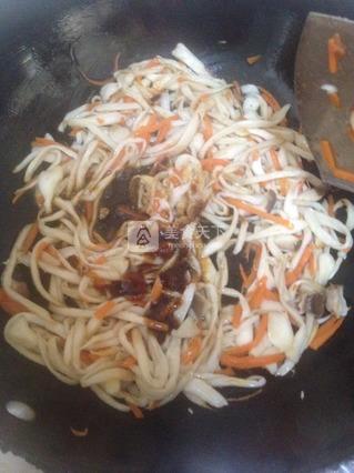 干煸手撕<a href=/shicai/shucai/XingBaoGu/index.html target=_blank><u><a href=/shicai/guopin/Xing/index.html target=_blank><u>杏</u></a>鲍菇</u></a>