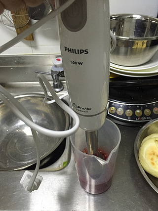 <a href=/shicai/guopin/CaoMei/index.html target=_blank><u>草莓</u></a>慕斯蛋糕