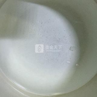 怀念儿时的味--<a href=/shicai/shucai/QingCai/index.html target=_blank><u>青菜</u></a>疙瘩汤的做法步骤:5