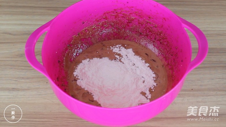 芈月传 红<a href=/shicai/guopin/Zao/index.html target=_blank><u>枣</u></a>糕的做法