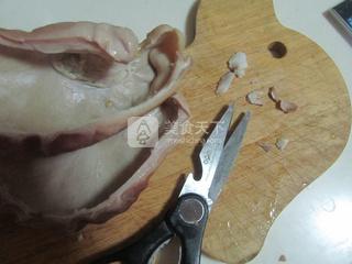 肚片<a href=/shicai/shucai/MuEr/index.html target=_blank><u>木耳</u></a><a href=/shicai/guopin/HuaSheng/index.html target=_blank><u>花生</u></a>汤