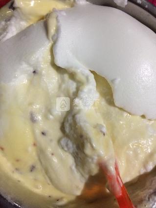 <a href=/shicai/mimian/NaiYou/index.html target=_blank><u>奶油</u></a>霜<a href=zt/qifengdg target=_blank><u>戚风蛋糕</u></a>