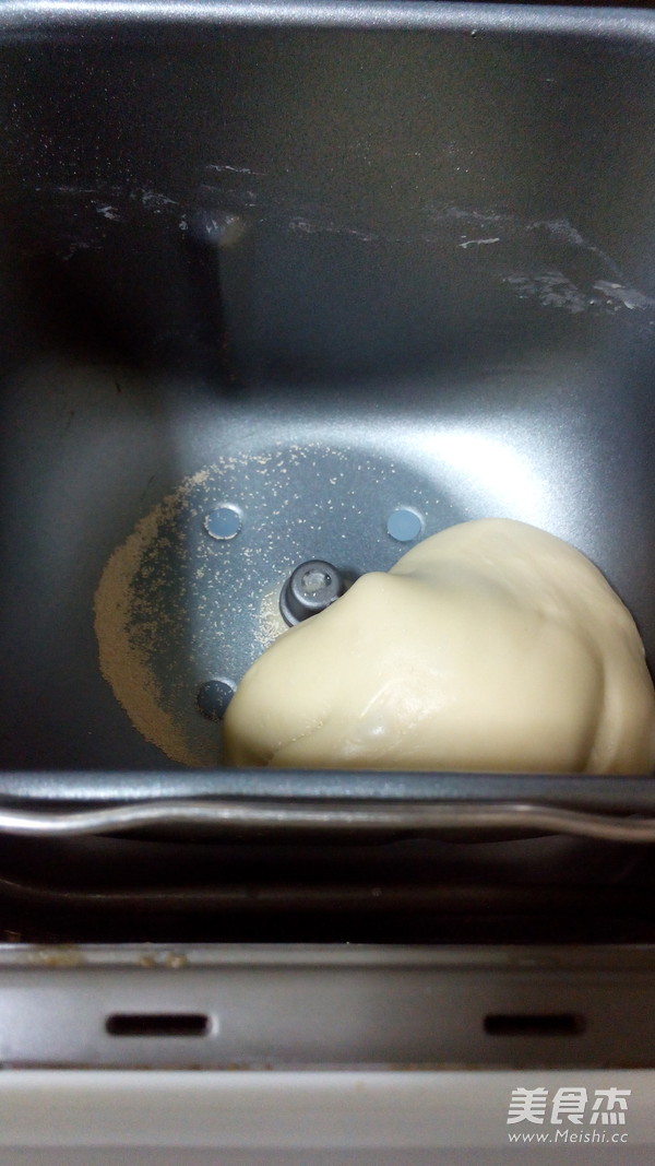 <a href=/shicai/mimian/NiuNai/index.html target=_blank><u>牛奶</u></a>小<a href=/shicai/mimian/MianBao/index.html target=_blank><u>面包</u></a>的做法