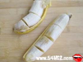 拔丝<a href=/shicai/guopin/XianJiao/index.html target=_blank><u>香蕉</u></a>的做法1