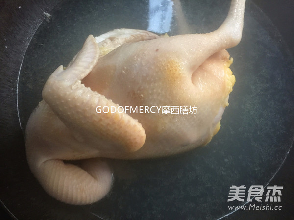 春季滋补养生最佳选择天麻核<a href=/shicai/guopin/Tao/index.html target=_blank><u>桃</u></a><a href=/shicai/guopin/GouQi/index.html target=_blank><u>枸杞</u></a>鸡汤的做法