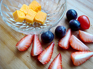 <a href=/shicai/mimian/QiaoKeLi/index.html target=_blank><u>巧克力</u></a>蛋糕