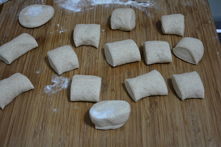 <a href=/shicai/rouqin/NiuRou/index.html target=_blank><u>牛肉</u></a><a href=/shicai/shucai/HuangGua/index.html target=_blank><u>黄瓜</u></a>馅包子