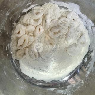 怀念儿时的味--<a href=/shicai/shucai/QingCai/index.html target=_blank><u>青菜</u></a>疙瘩汤的做法步骤:4