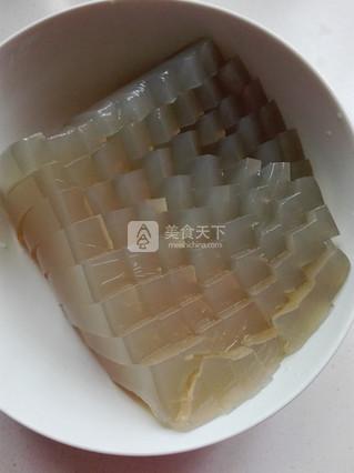 <a href=/shicai/shucai/ShiHuaCai/index.html target=_blank><u>石<a href=/shicai/shucai/HuaCai/index.html target=_blank><u>花菜</u></a></u></a>凉粉