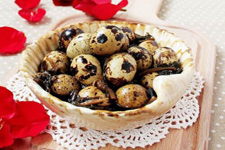 <a href=/shicai/rouqin/AnChun/index.html target=_blank><u>鹌鹑</u></a>蛋的做法