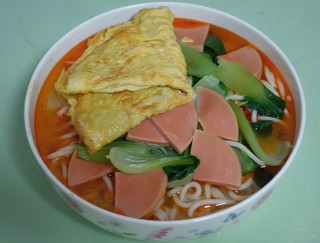 自制<a href=/shicai/mimian/MianTiao/index.html target=_blank><u>面条</u></a>