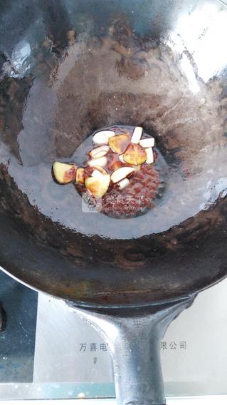 酱焖小<a href=/shicai/shuichanpin/HeiYu/index.html target=_blank><u>黑鱼</u></a>