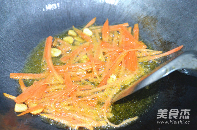 <a href=/shicai/shucai/XiangGu/index.html target=_blank><u>香菇</u></a><a href=/shicai/shucai/QingCai/index.html target=_blank><u>青菜</u></a>的做法