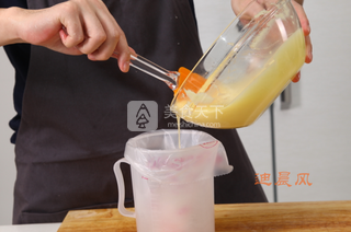 <a href=/shicai/rouqin/HuoTui/index.html target=_blank><u>火腿</u></a>香葱意式咸蛋糕