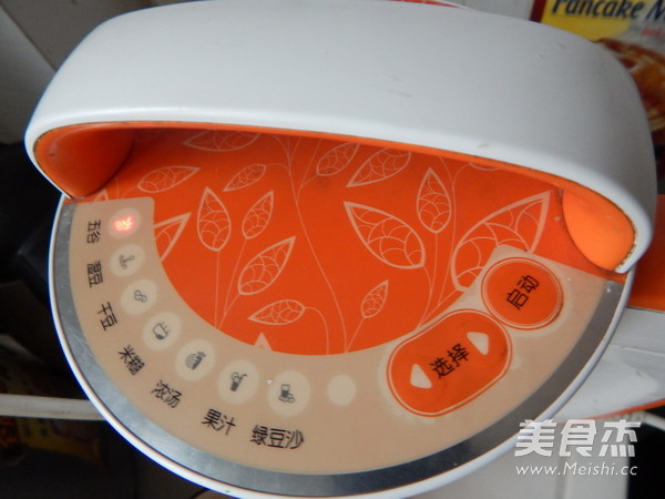 核<a href=/shicai/guopin/Tao/index.html target=_blank><u>桃</u></a>露的做法