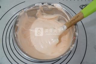 圣诞<a href=/shicai/guopin/CaoMei/index.html target=_blank><u>草莓</u></a>蛋糕卷