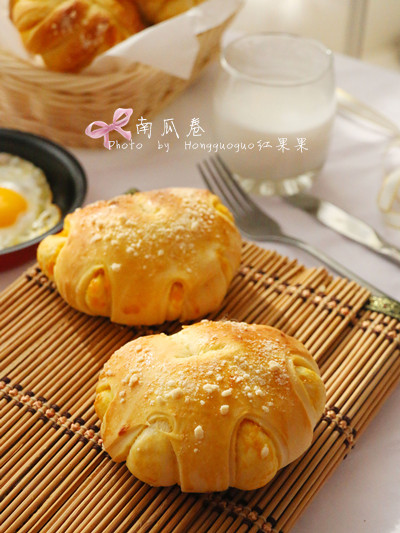 <a href=/shicai/shucai/NanGua/index.html target=_blank><u>南瓜</u></a>卷的做法