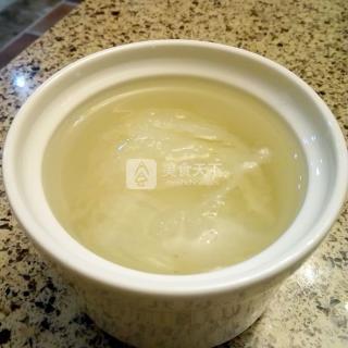 冰糖红<a href=/shicai/guopin/Zao/index.html target=_blank><u>枣</u></a><a href=/shicai/guopin/GouQi/index.html target=_blank><u>枸杞</u></a>炖<a href=/shicai/yaoshi/YaWo/index.html target=_blank><u>燕窝</u></a>