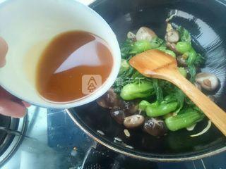 <a href=/shicai/shucai/XiangGu/index.html target=_blank><u>香菇</u></a>扒<a href=/shicai/shucai/YouCai/index.html target=_blank><u>油菜</u></a>