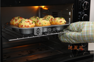 <a href=/shicai/rouqin/HuoTui/index.html target=_blank><u>火腿</u></a>香葱意式咸蛋糕