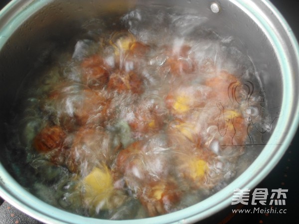 <a href=/shicai/shucai/XiangGu/index.html target=_blank><u>香菇</u></a><a href=/shicai/guopin/LiZi/index.html target=_blank><u>栗子</u></a>烧<a href=/shicai/rouqin/PaiGu/index.html target=_blank><u>排骨</u></a>的做法