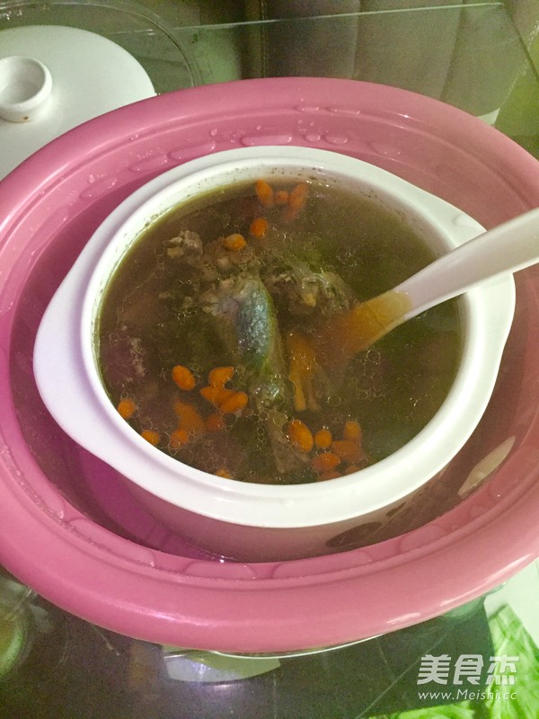 滋补<a href=/shicai/rouqin/WuJi/index.html target=_blank><u>乌鸡</u></a>汤的做法