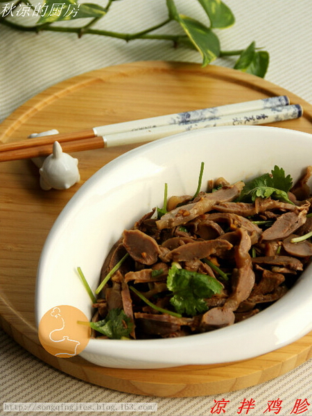 凉拌<a href=/shicai/rouqin/JiZhen/index.html target=_blank><u>鸡胗</u></a>