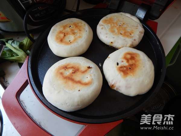 <a href=/shicai/shucai/HuLuoBo/index.html target=_blank><u>胡<a href=/shicai/shucai/LuoBo/index.html target=_blank><u>萝卜</u></a></u></a><a href=/shicai/rouqin/JiDan/index.html target=_blank><u>鸡蛋</u></a>馅饼的做法