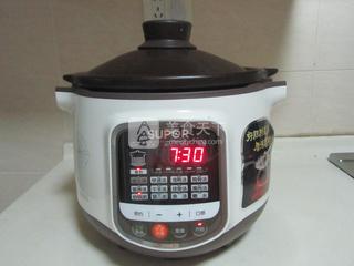 <a href=/shicai/shucai/XiangCai/index.html target=_blank><u>香菜</u></a><a href=/shicai/rouqin/ZhuGan/index.html target=_blank><u>猪肝</u></a>阴米粥