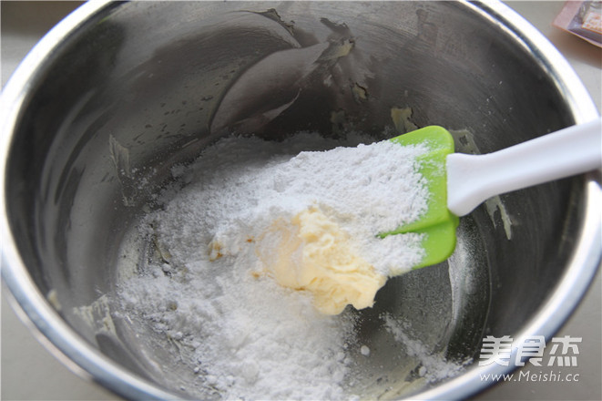 <a href=/shicai/guopin/HeiZhiMa/index.html target=_blank><u>黑<a href=/shicai/guopin/ZhiMa/index.html target=_blank><u>芝麻</u></a></u></a>脆饼的做法