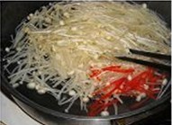 <a href=zt/lbjzg target=_blank><u>凉拌金针菇</u></a>的做法<!-- 图解3 -->