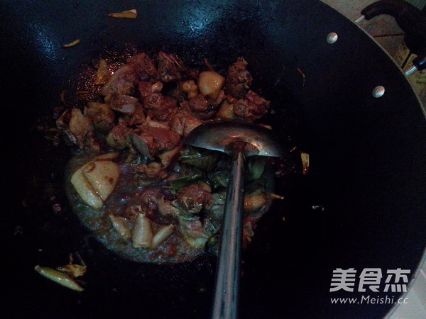 白<a href=/shicai/shucai/LuoBo/index.html target=_blank><u>萝卜</u></a>煲<a href=/shicai/rouqin/YaRou/index.html target=_blank><u>鸭肉</u></a>的做法