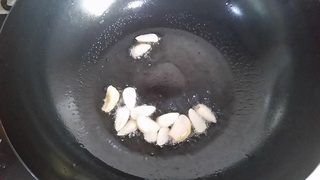 <a href=/shicai/shucai/QingJiao/index.html target=_blank><u>青椒</u></a>炒肉片