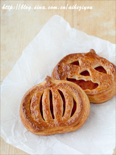 丹麦<a href=/shicai/shucai/NanGua/index.html target=_blank><u>南瓜</u></a><a href=/shicai/mimian/MianBao/index.html target=_blank><u>面包</u></a>的做法