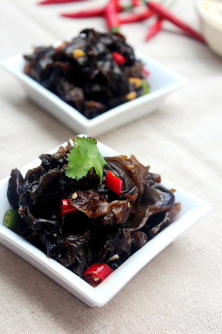凉拌<a href=/shicai/shucai/MuEr/index.html target=_blank><u>木耳</u></a>