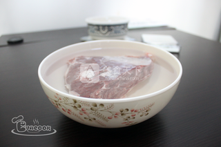 韩式辣<a href=/shicai/rouqin/NiuRou/index.html target=_blank><u>牛肉</u></a>汤