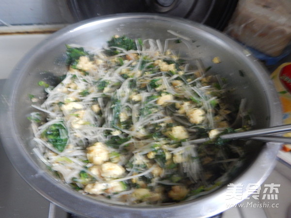 <a href=/shicai/shucai/BoCai/index.html target=_blank><u>菠菜</u></a><a href=/shicai/mimian/FenSi/index.html target=_blank><u>粉丝</u></a>盒的做法